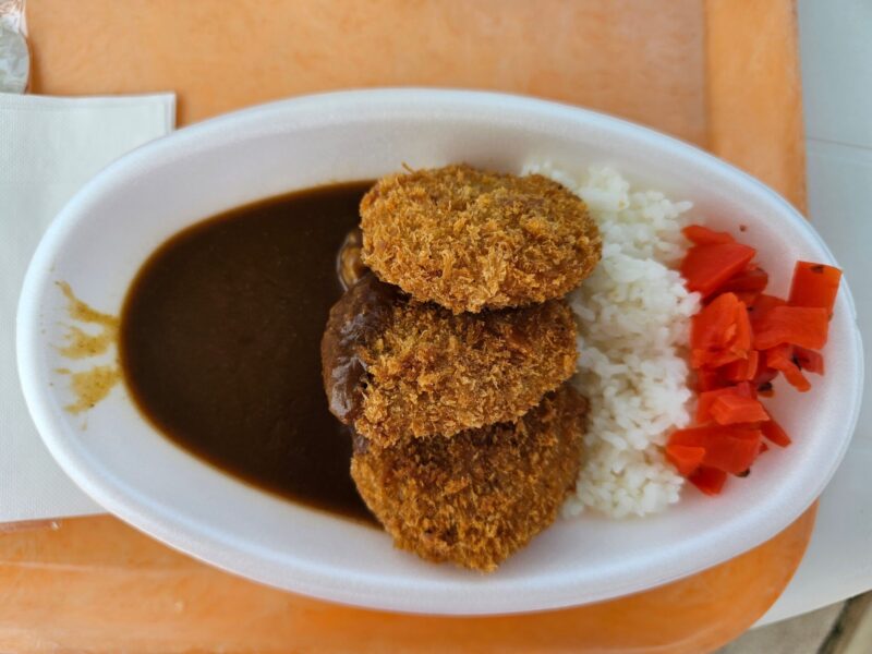 東武スーパープール　カツカレー　食事　昼食　お昼